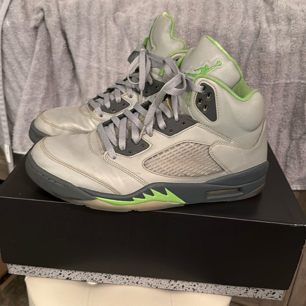 Air Jordan 5 Gray Green Sneakers